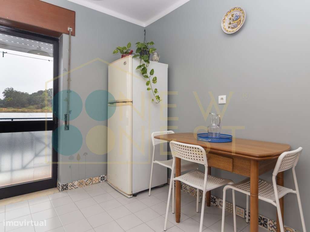 Apartamento T2 em Vila Maria - Semi-Renovado e Mobilado-5