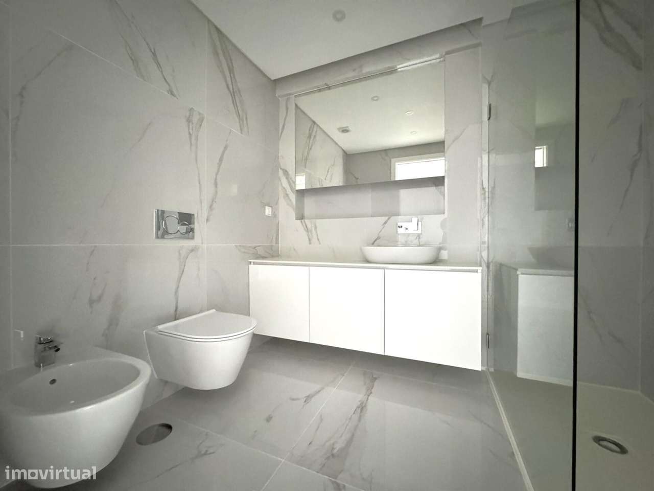 Apartamento T3 novo com Mezzanine e estacionamento no centro de Carcav-21