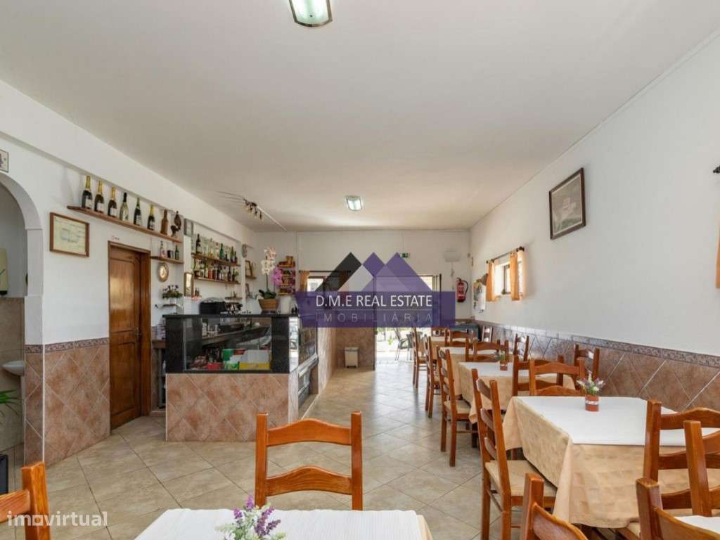 Moradia Independente de Prestígio com Vista Campo | Espaço Comercia... - Grande imagem: 5/22