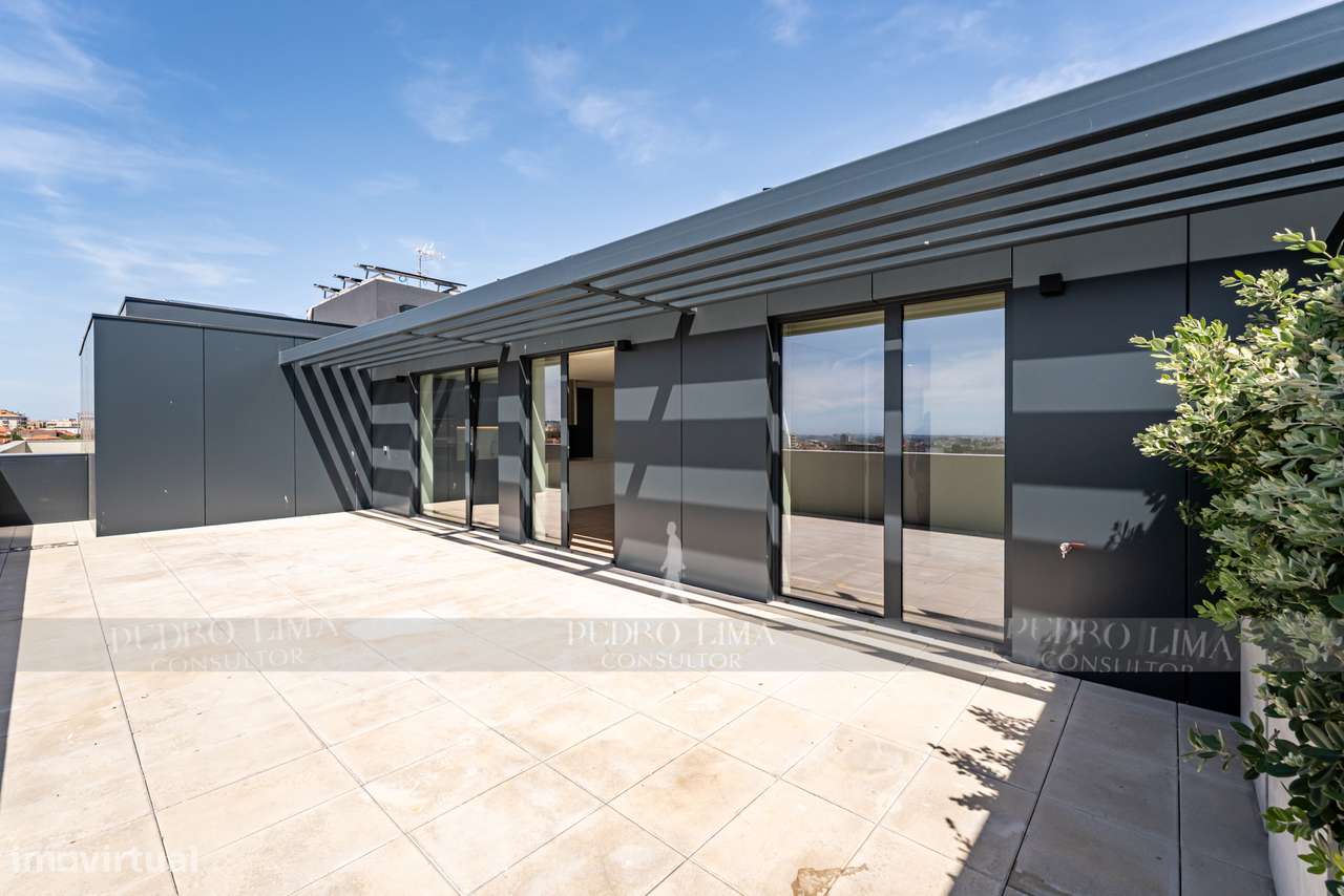 T2 NOVO com 241m2 com Terraços e 2 lugares de Garagem-11