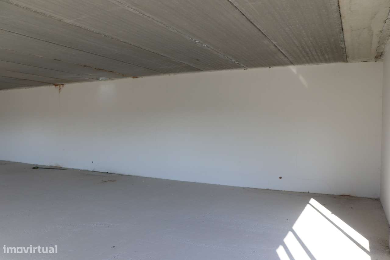 Armazém  Venda em Selho São Lourenço e Gominhães,Guimarães - Grande imagem: 4/6