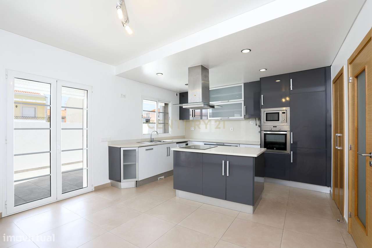 Espetacular Moradia T3 em Montijo com Painéis Solares - Grande imagem: 2/22