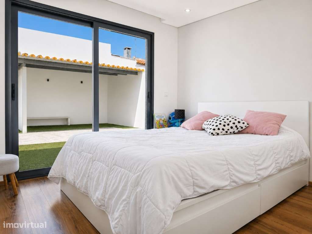 Moradia T3 +1 Renovada Pronta a Habitar Espaço, Conforto e excelent...-15