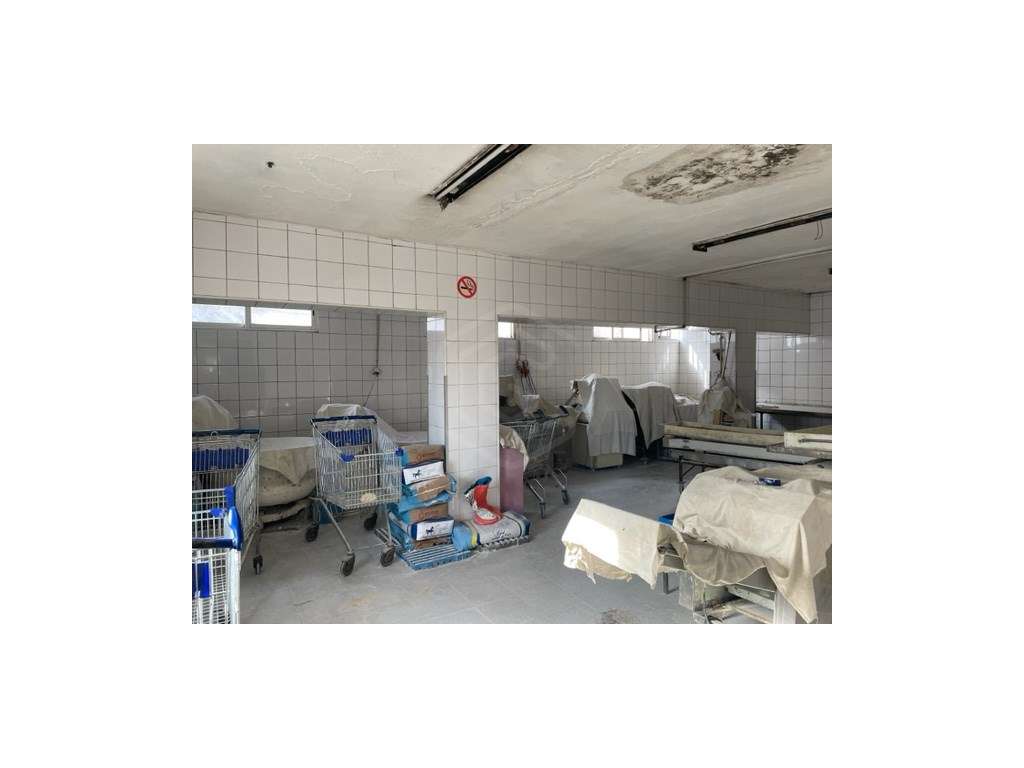 Armazém com varias Dependências para renovar, Loulé, Algarve - Grande imagem: 5/24