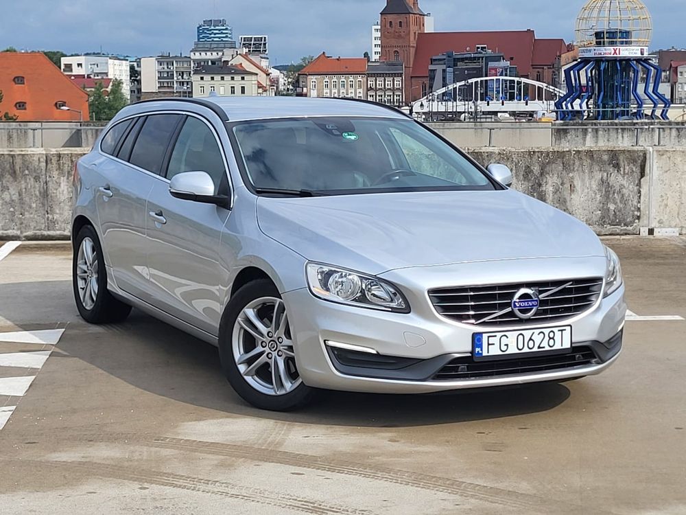 Volvo V60 I (2011-2018) D4 Geartronic Momentum 2013