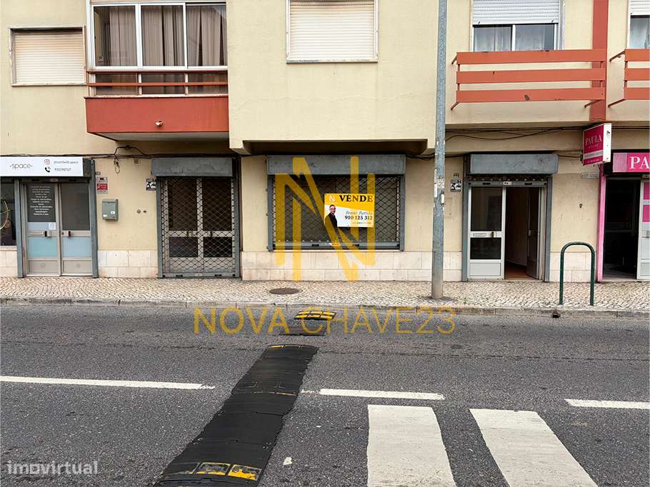 Loja em Agualva – 128 m² | Open Space | 2 Entradas - Grande imagem: 4/16