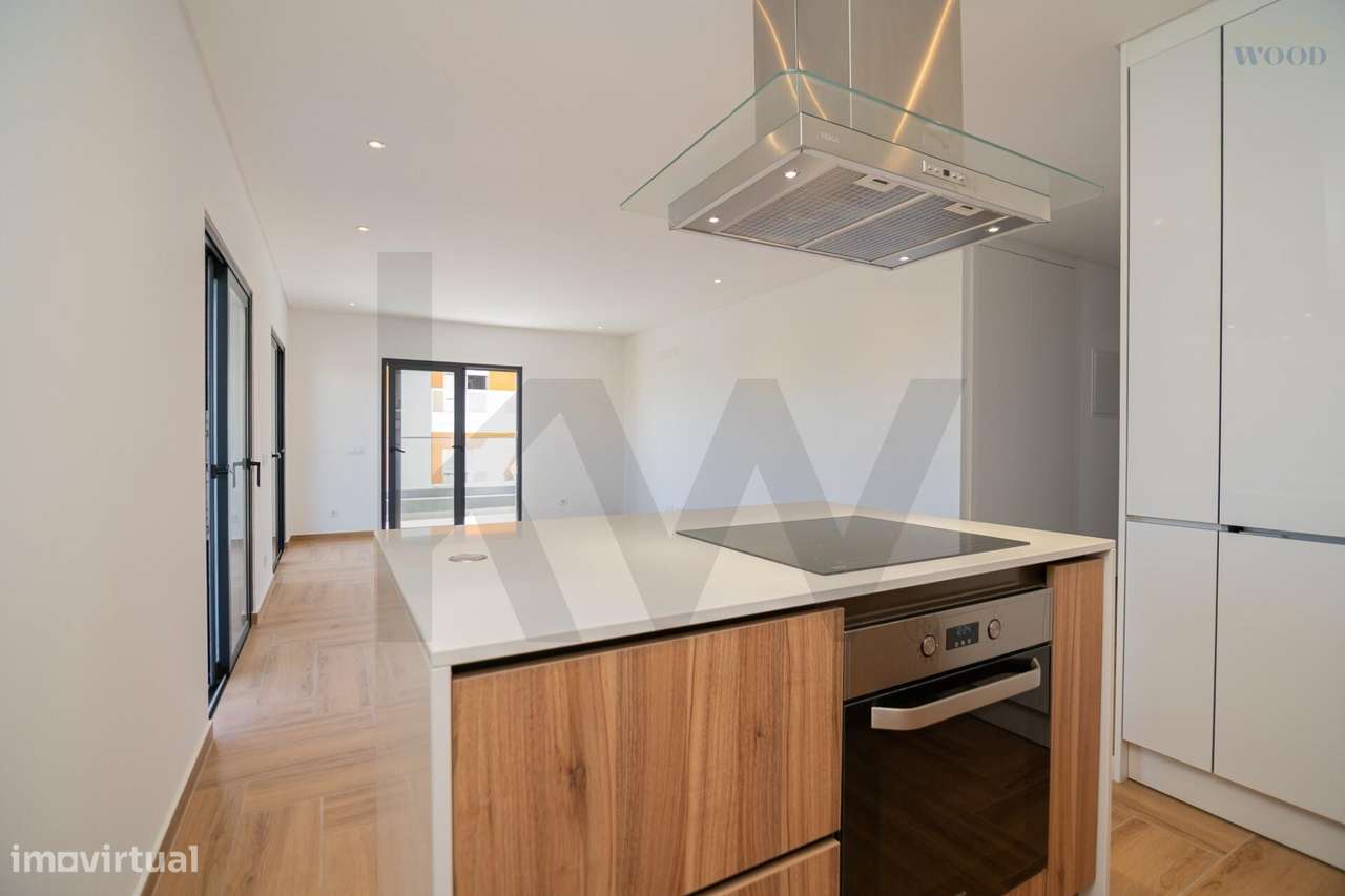 Excelente apartamento novo entre a cidade e o mar-16