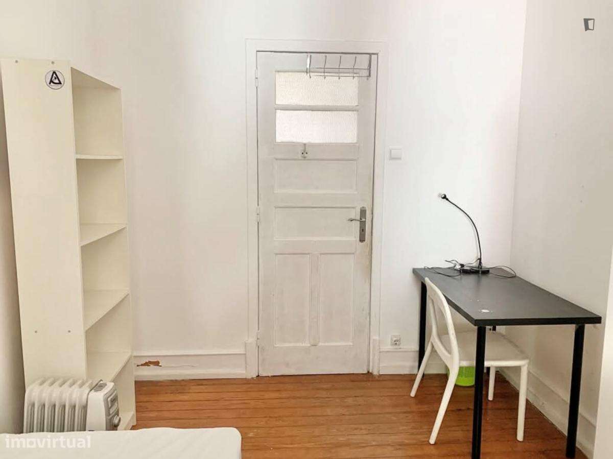 Quarto - localizado em Alameda Lisbon - Grande imagem: 4/10