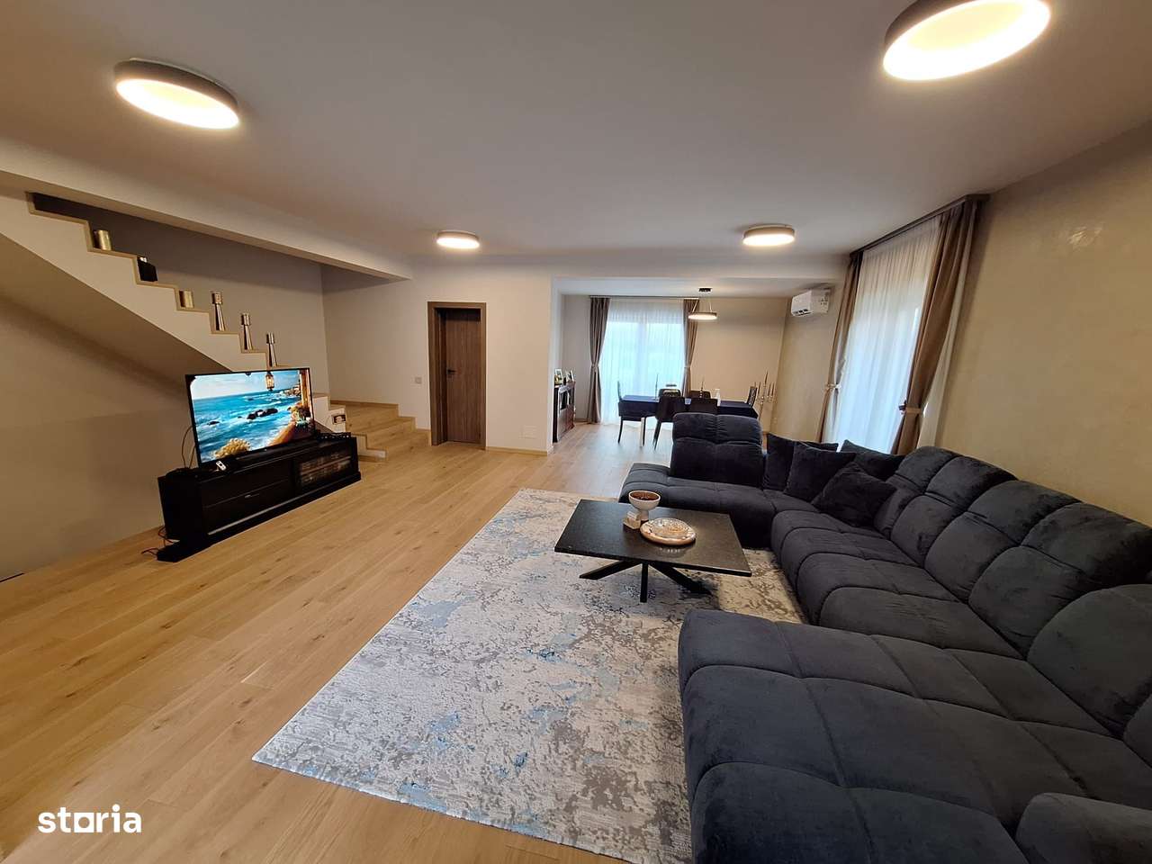 Casă cu finisaje și dotări premium-6
