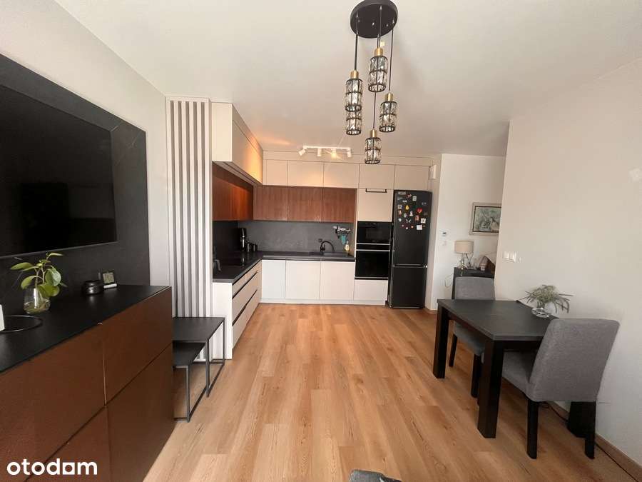 Balkon / 4 Pokoje / Garaż / Piwnica-3