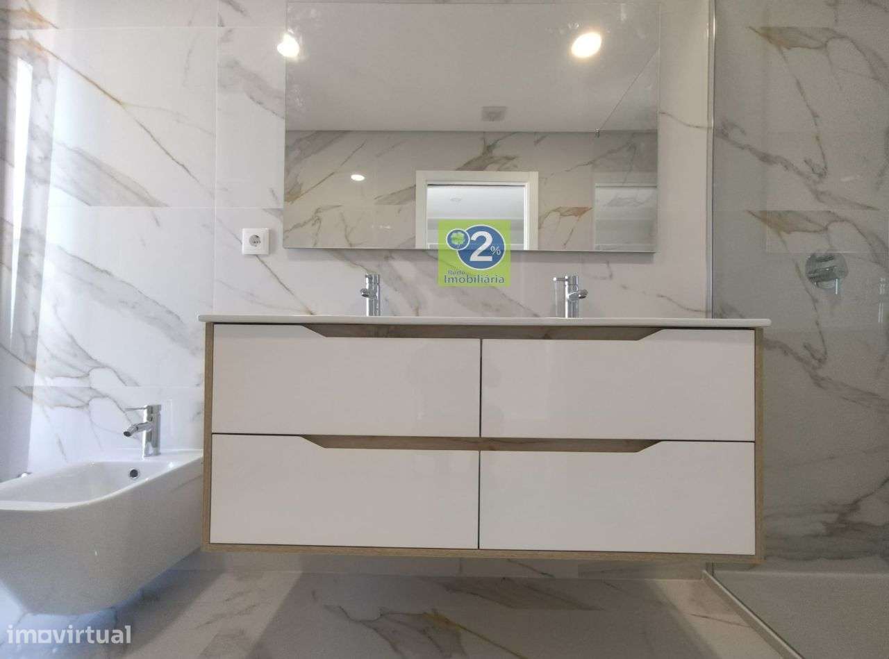 T3 parqueamento e arrecadação! Prédio Novo - Grande imagem: 5/19