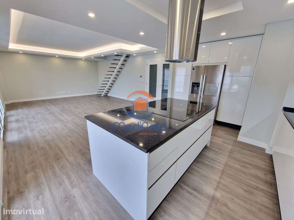 Apartamento T2 DUPLEX com 2 Varandas | Odivelas - Grande imagem: 5/22