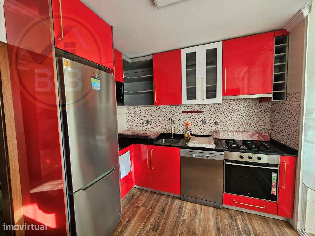 Apartamento T3 com garagem em Valbom-27