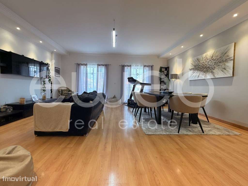 Apartamento T3 com Garagem e Arrecadação, em Aires-1