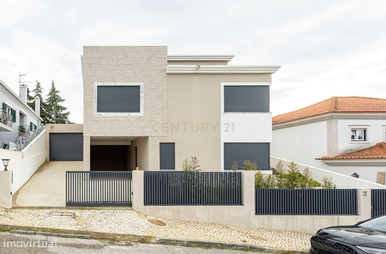 Moradia V4 isolada de arquitetura contemporânea com piscina, com vista-26