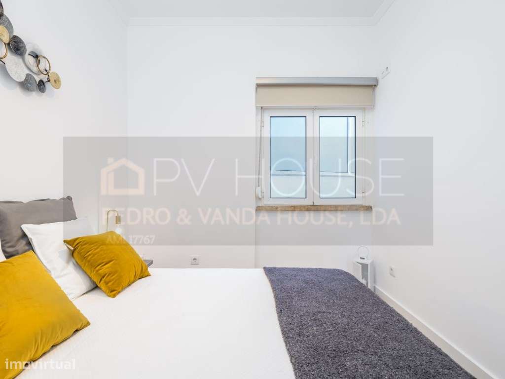 Apartamento T2 Benfica Rua Drº João de Barros nº25 r/c dt-13