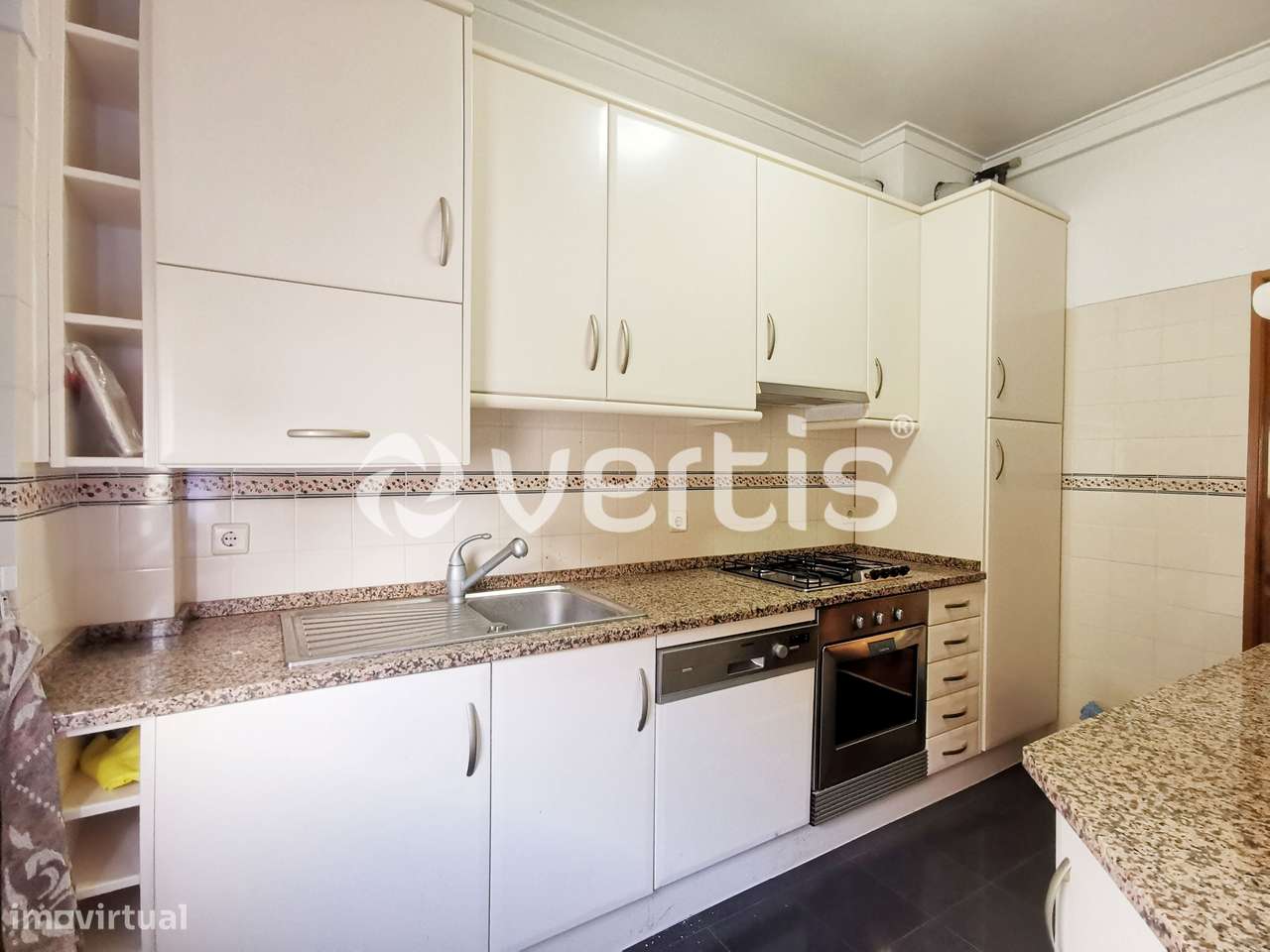 Apartamento T2 no centro de Carcavelos - Grande imagem: 4/20