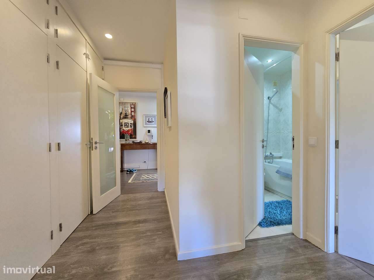 Apartamento T2 remodelado no centro, a 200m do Arco da Porta Nova-7