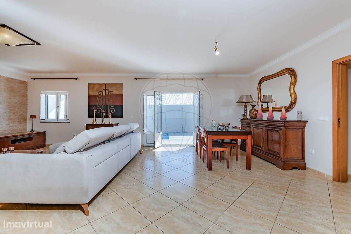 Moradia T4 para venda-6