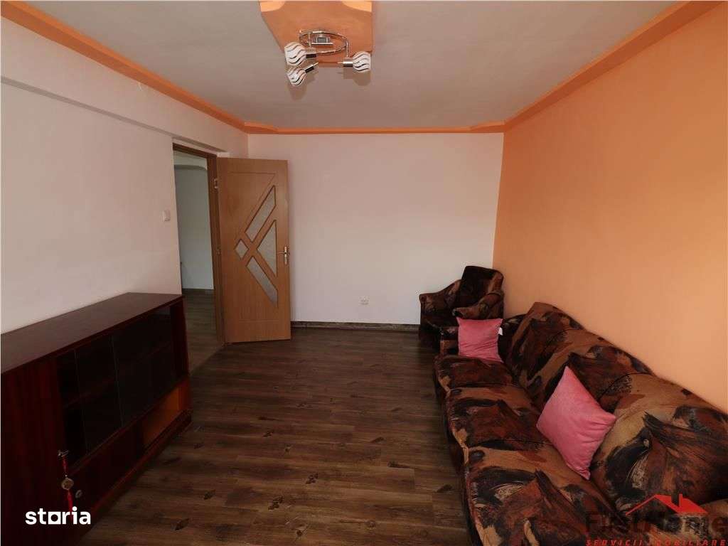 Apartament 3 camere  , zona Inspectorat Scolar, etaj 4 cu acoperis - Imagine principală: 5/16