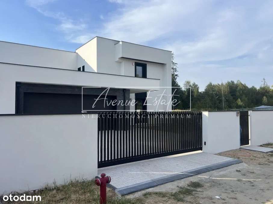 Modernistyczny / Ogromne Przeszklenia / Nowy