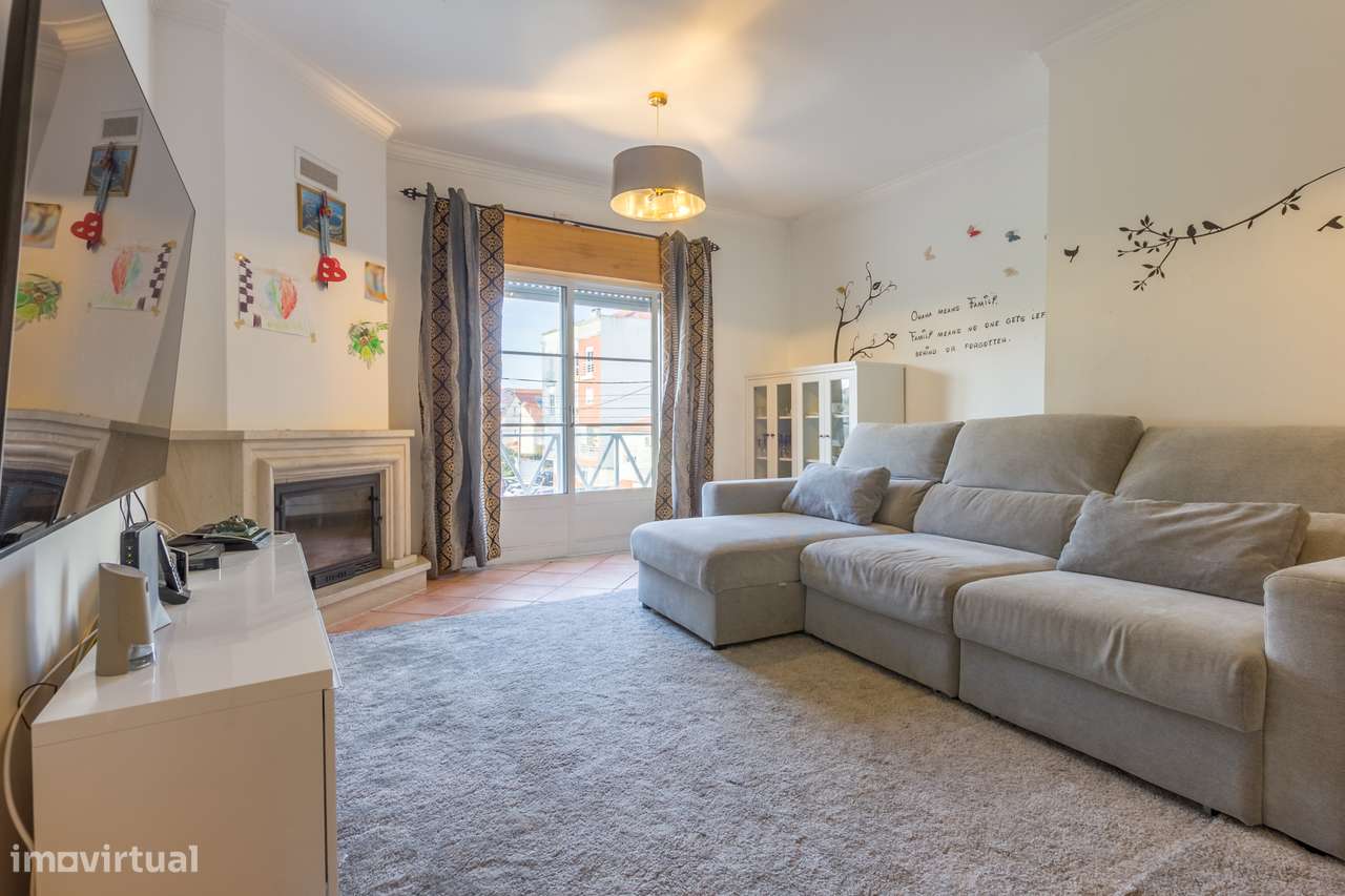 Quinta do Conde - Apartº 1º andar de 3 assoalhadas - c/ arrecadação.-3