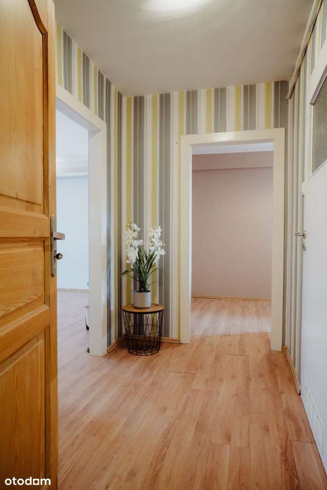 Zgierski Unikat: 2 mieszkania za jednymi drzwiami!-16