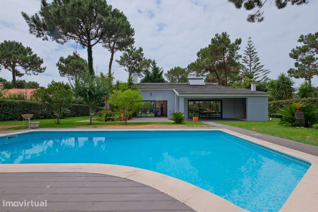 Moradia T4 de Luxo Totalmente Remodelada na Herdade da Aroeira-43