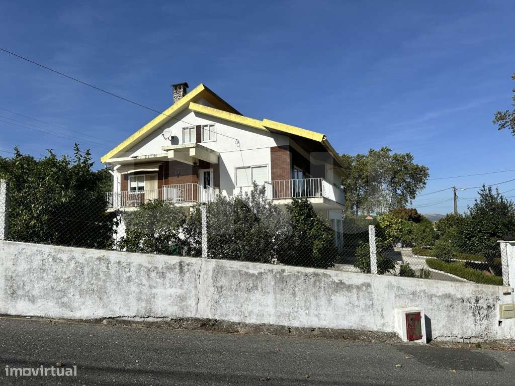 Moradia T3 com logradouro e anexo - Bairro do Espertim, Covilhã-47