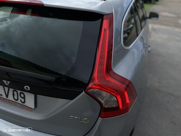 Volvo V60 1.6 D2 Drive Momentum Start/Stop - 10