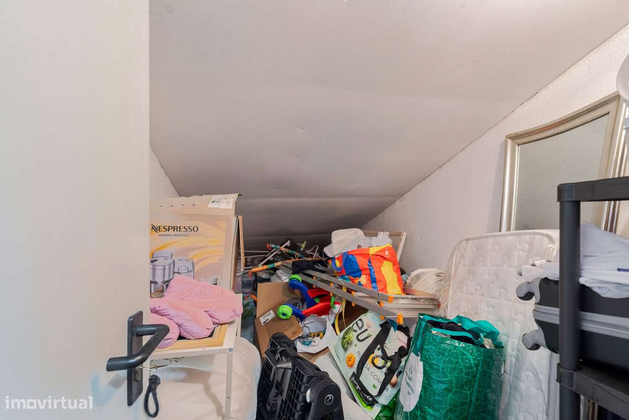 SANTA MARTA DO PINHAL - T2 com Garagem e Arrecadação!-17