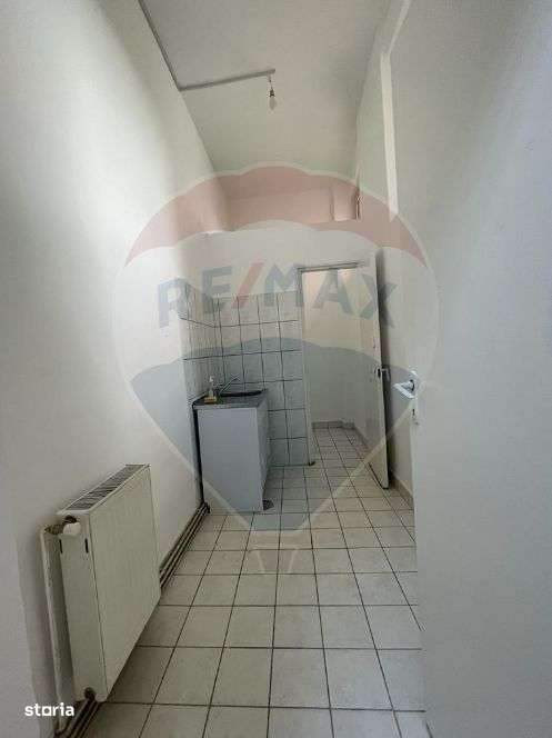 Spațiu comercial stradal-Inchiriere - Imagine principală: 5/8