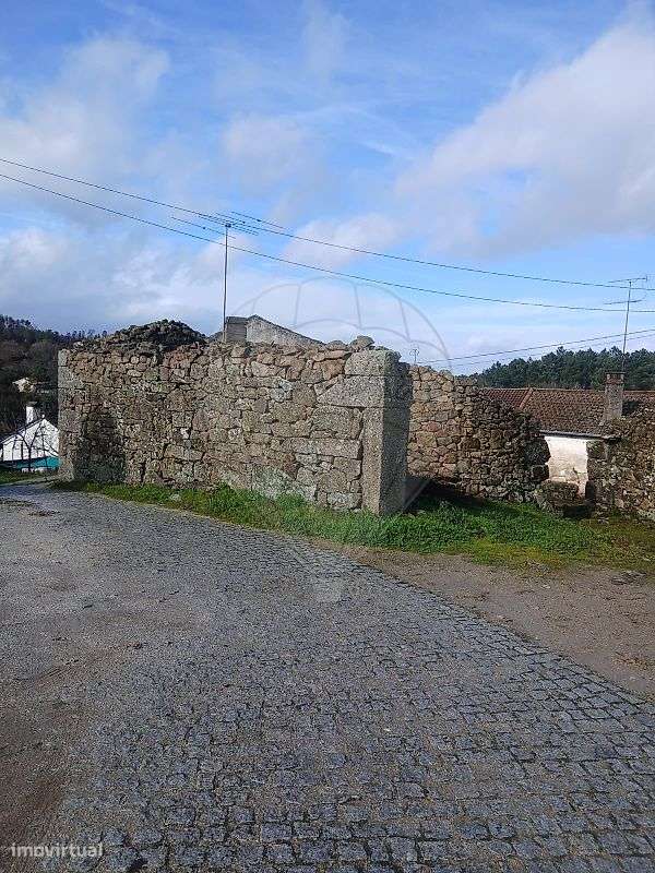 Moradia T2 para venda-22