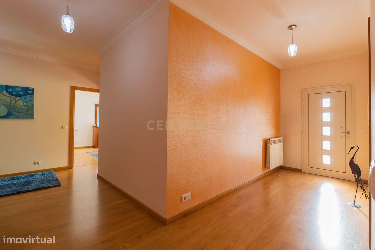 Moradia T3 Térrea com garagem e Jardim-7