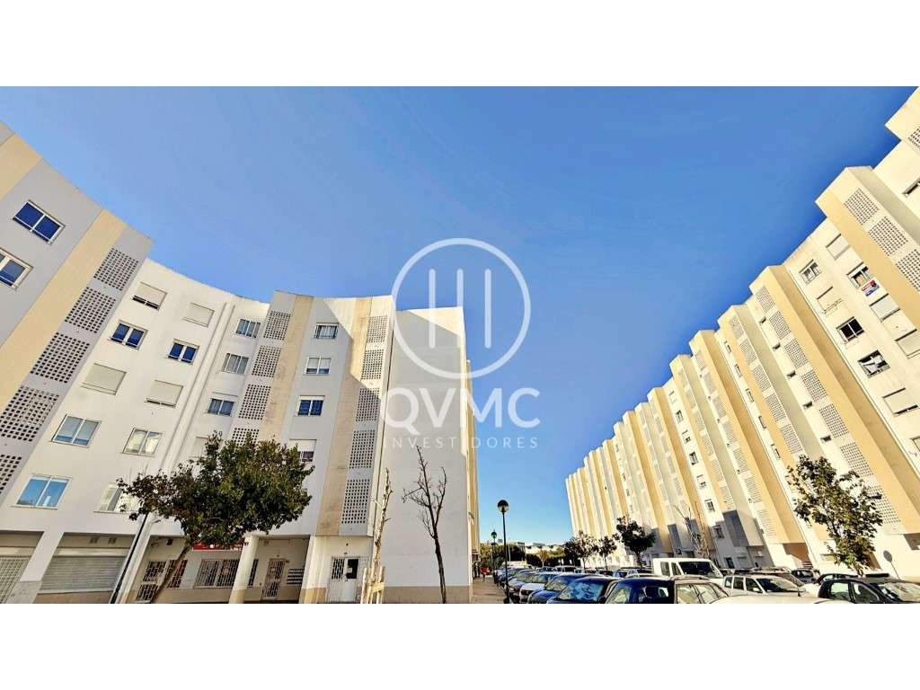 Apartamento T3 renovado em Carnaxide - Oeiras-22
