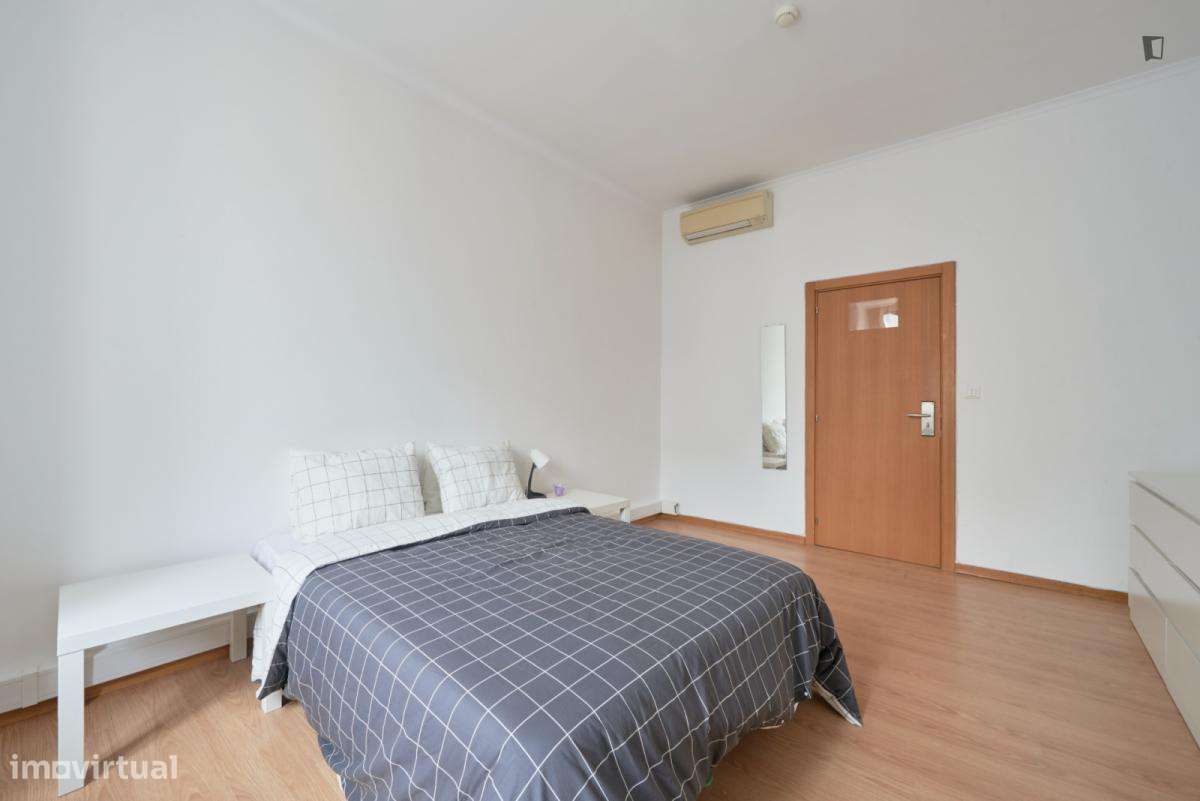 Quarto - localizado em Entrecampos Lisbon - Grande imagem: 3/9