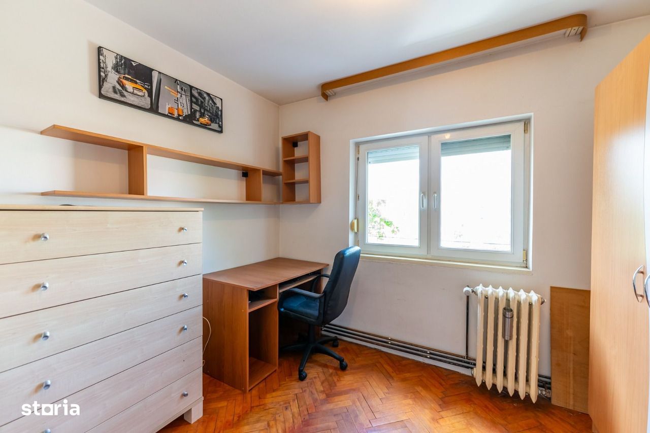 Apartament spatios 4 camere zona confectii