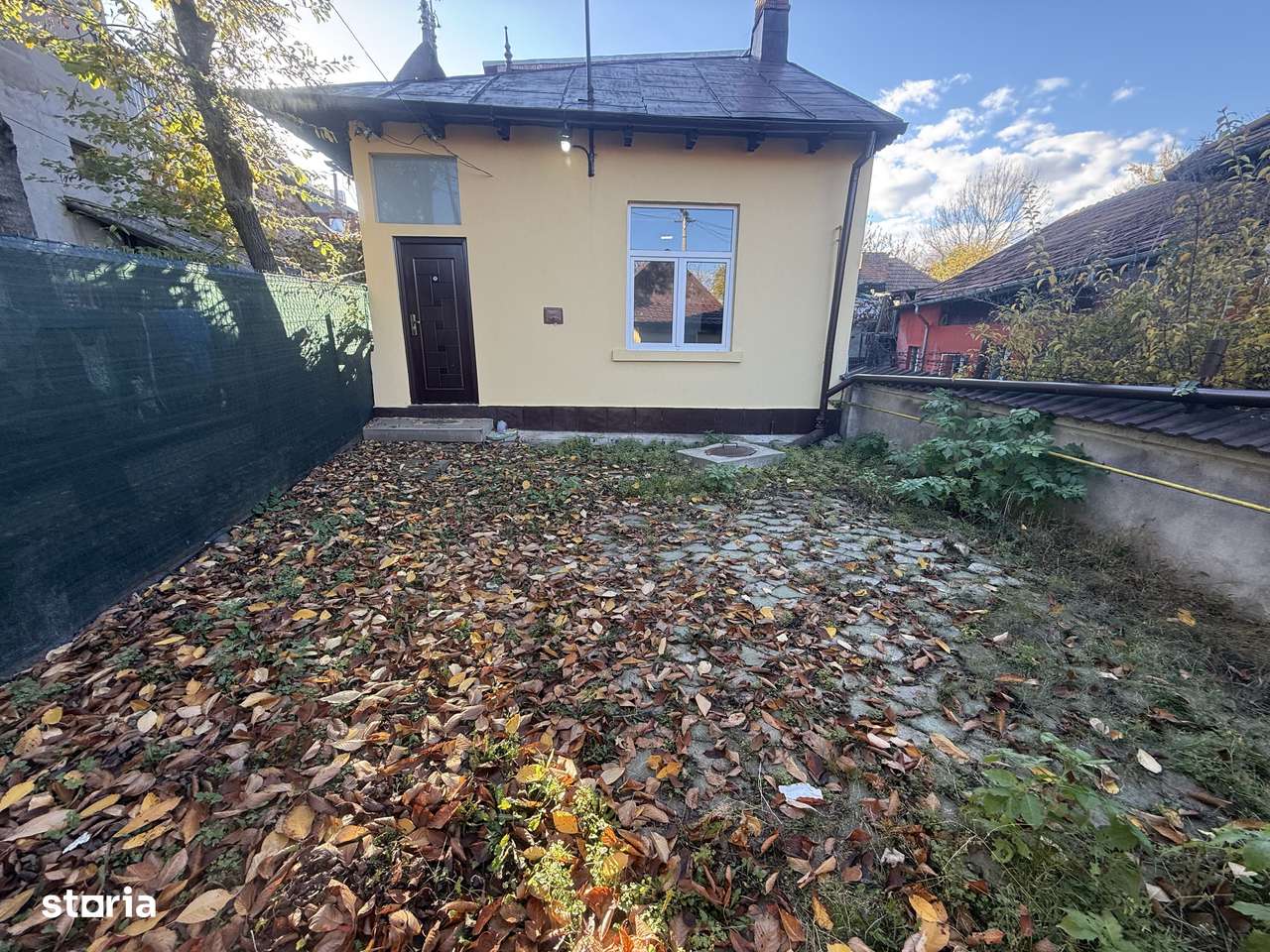 2 corpuri de Casă renovate + teren 125 mp Campina - Imagine principală: 2/20