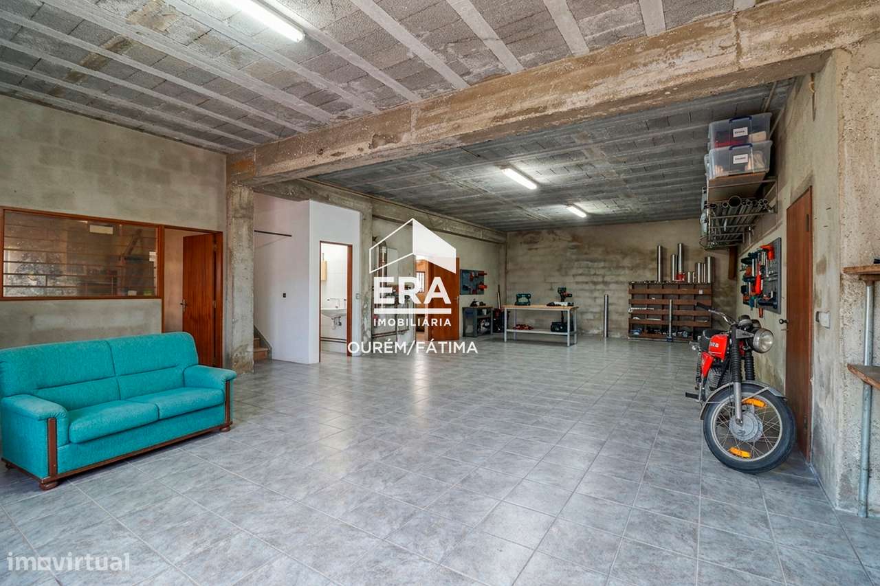 Moradia T5 no Olival, Ourém-44