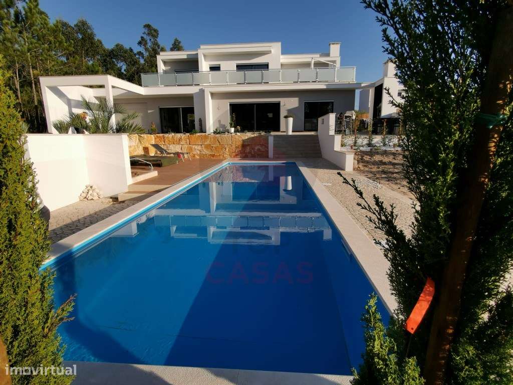 Moradia contemporânea com piscina e jardim generoso Nadadouro (Cald... - Grande imagem: 4/28