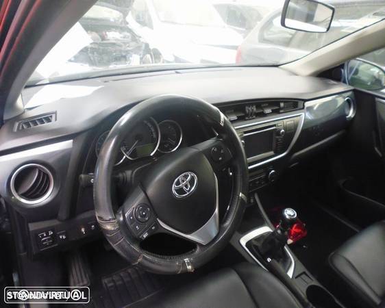 Toyota Auris 2014 - 5