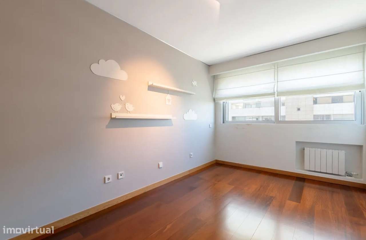 Apartamento T3 no Bessa com Varanda e Garagem box-26