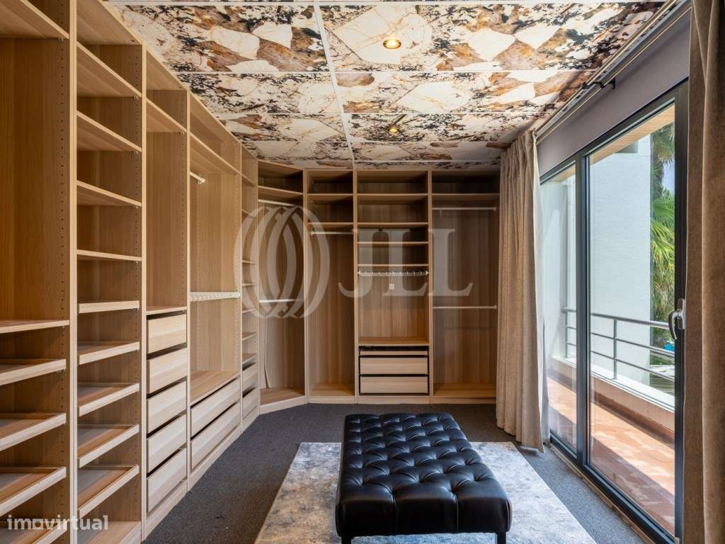 Moradia T5 com piscina, na Herdade da Aroeira, Almada-19