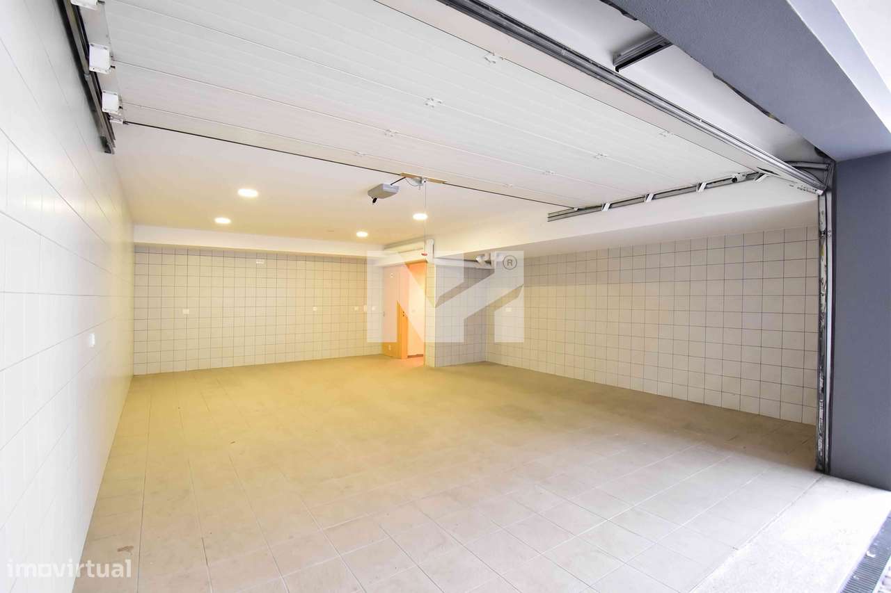 Moradia T4 | 4 Suites | Jardim | Centro | Maia-15