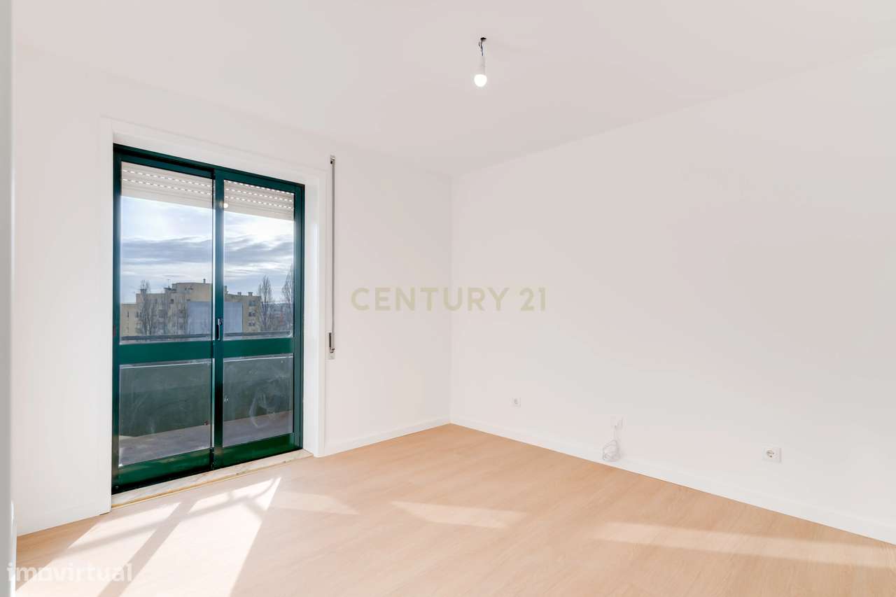 Apartamento T3 em Arrifana-15