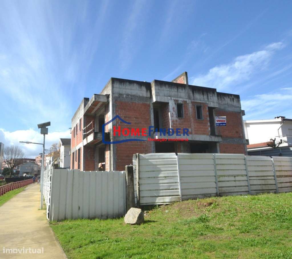 Moradia Geminada V3 - São Victor - Grande imagem: 3/31