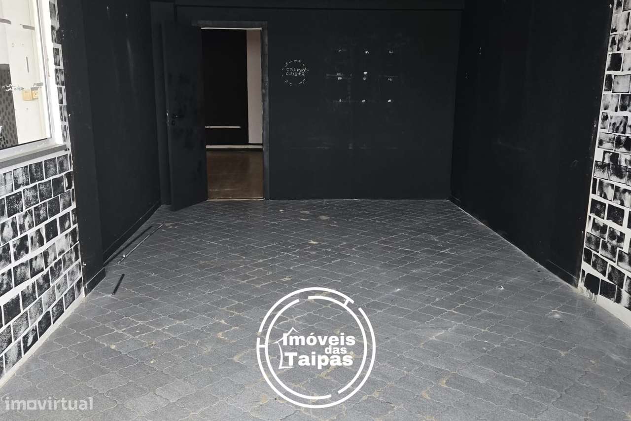 Vende-se Armazém com 200 m2, em Caldelas, Guimarães-7