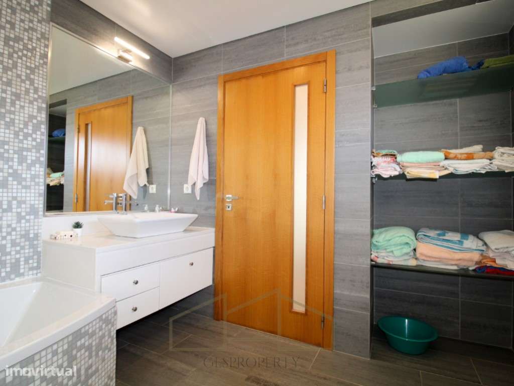 Moradia T3 na Marisol-24