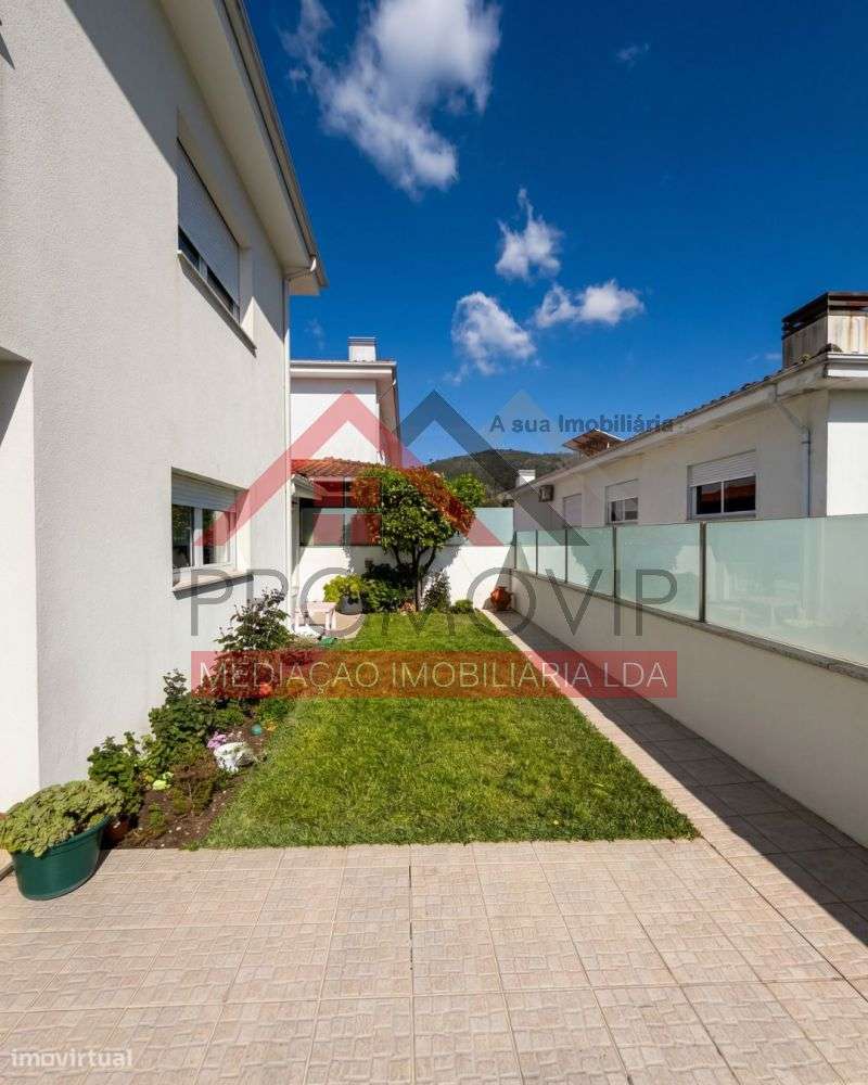 Moradia T3 a 5 minutos do Centro de Santo Tirso-5