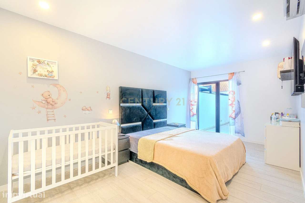 Luxuoso Apartamento de 3 Quartos novo com um Grande Terraço e Estacion-10